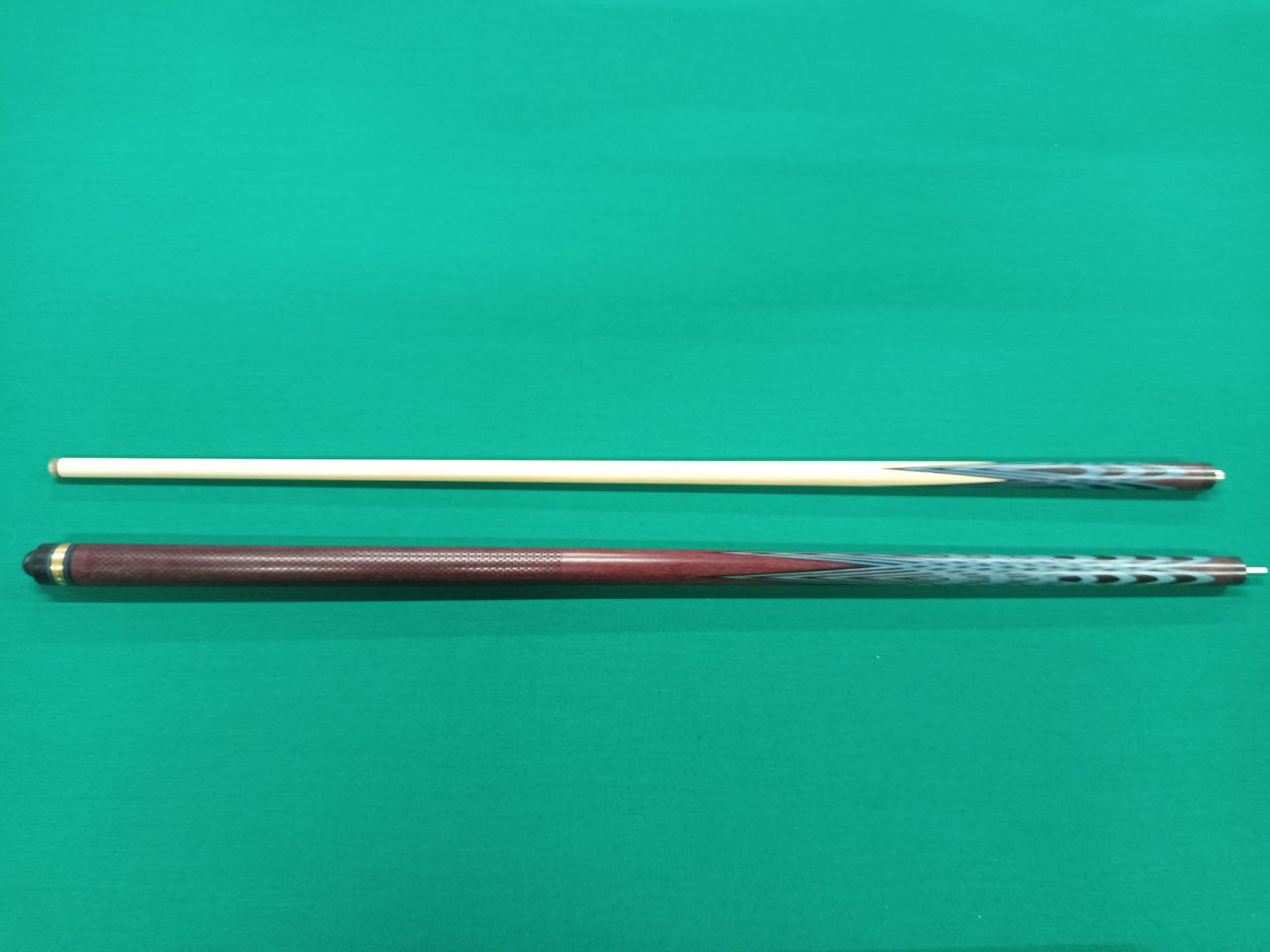 Кий Пирамида #26 тюльпан стабилизированный амарант, граб.