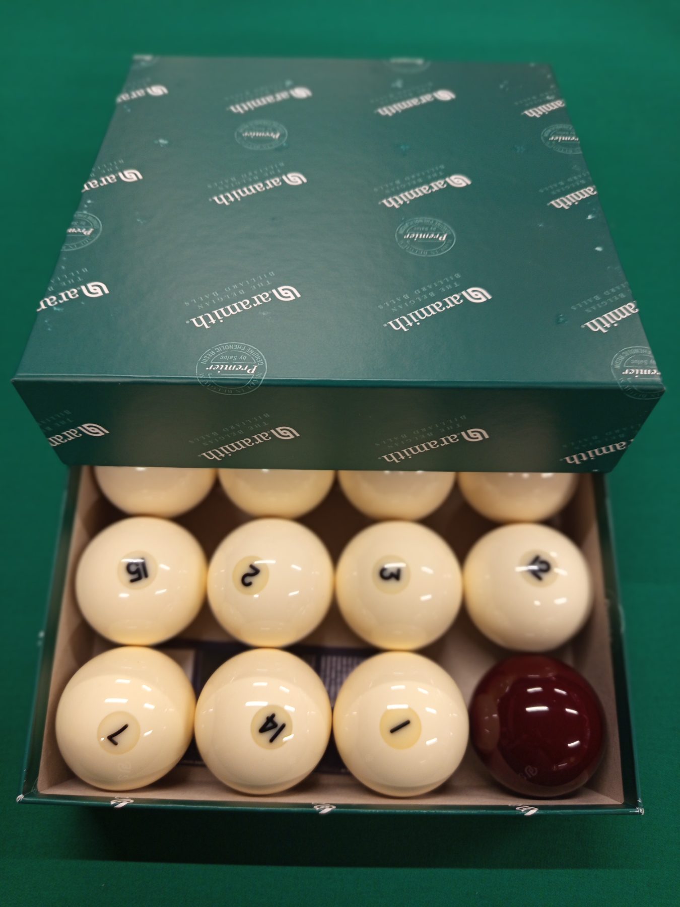 Бильярд шары Aramith Premier 68mm 