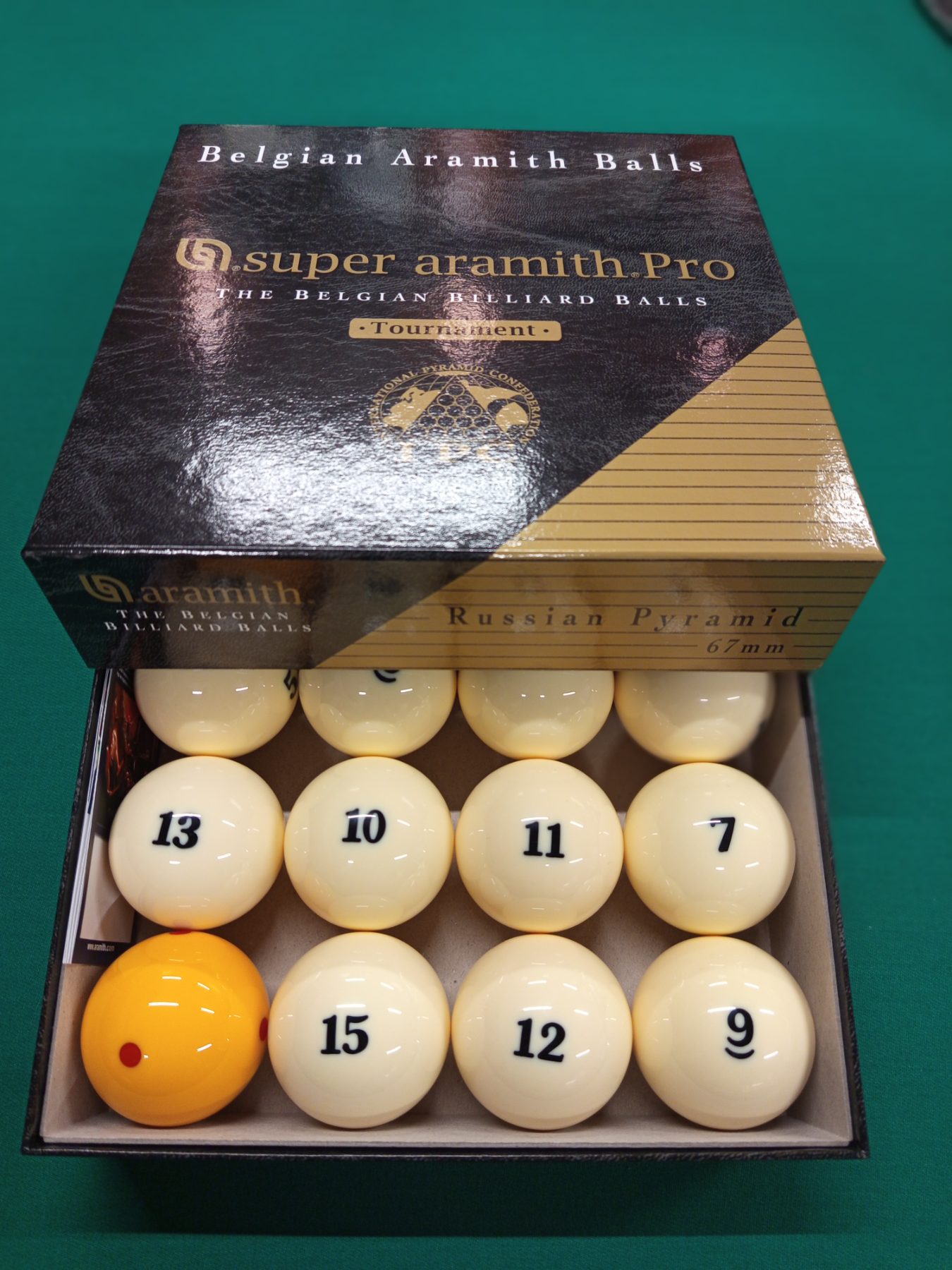 Бильярдные шары Aramith super pro 67 mm